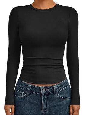 AUTOMET Women's Black Long-Sleeve Top